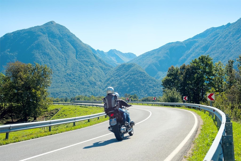 Consejos para realizar un viaje largo en moto